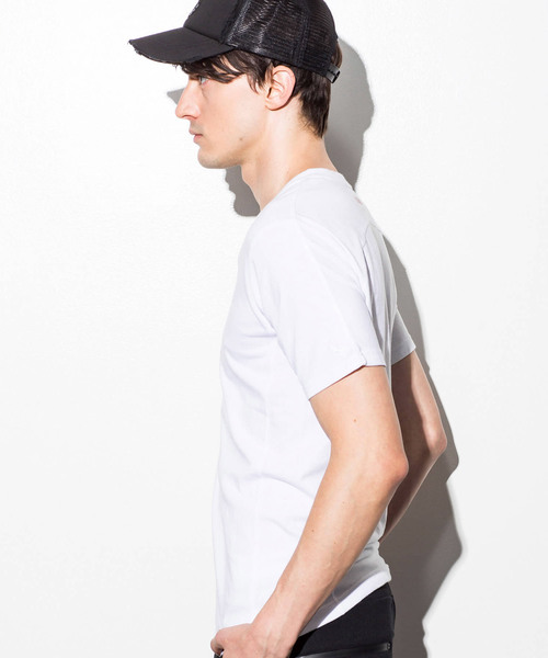 1PIU1UGUALE3 RELAX (ウノピゥウノウグァーレトレ リラックス)の「1PIU1UGUALE3 RELAX(ウノピゥウノウグァーレトレ)ボックスロゴプリント 半袖Tシャツ(Tシャツ/カットソー・メンズ・ネイビー/ブラック/ホワイト・X-LARGE/LARGE/MEDIUM/SMALL/XX-LARGE)」の6枚目の写真