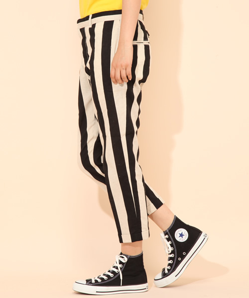 BEAMS BOY(ビームスボーイ)の「○O.C/LStNスラックス8分(スラックス・レディース・ブラック/レッド/ネイビー・0/1/2)」の4枚目の写真