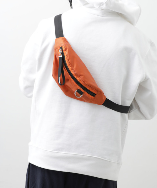 SWAGGER（スワッガー）の「【SWAGGER】≪WEB限定≫ロゴプリントウエストバッグ/ボディバッグ（ボディバッグ/ウエストポーチ・メンズ・ホワイト/ブラック/パープル/オレンジ・FREE）」の6枚目の写真