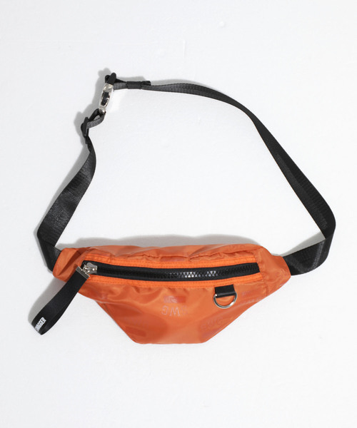 SWAGGER（スワッガー）の「【SWAGGER】≪WEB限定≫ロゴプリントウエストバッグ/ボディバッグ（ボディバッグ/ウエストポーチ・メンズ・ホワイト/ブラック/パープル/オレンジ・FREE）」の7枚目の写真