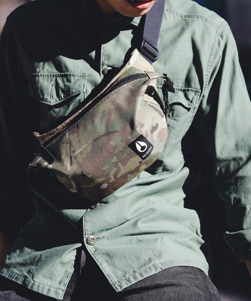 NIXON(ニクソン)の「TRESTLES SMU HIPPACK BAG(ボディバッグ/ウエストポーチ・メンズ・チャコールグレー/ブラック/ブラウン系カモフラージュ/カモフラージュ・FREE)」の9枚目の写真