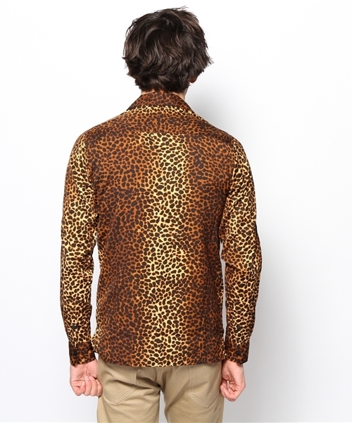 HYSTERIC GLAMOUR（ヒステリックグラマー）の「LEO総柄 長袖ワンナップカラーSH（シャツ/ブラウス・メンズ・ベージュ系その他・SMALL/MEDIUM/LARGE）」の4枚目の写真