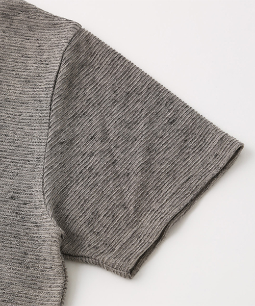 AZUL by moussy(アズールバイマウジー)の「UNEVEN MATERIAL T-SHIRTS / UNEVEN MATERIALTシャツ(Tシャツ/カットソー・メンズ・ホワイト/ブラック/杢グレー・SMALL/MEDIUM/LARGE/X-LARGE/X-SMALL)」の8枚目の写真