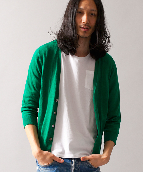 BEAUTY&YOUTH UNITED ARROWS(ビューティーアンドユースユナイテッドアローズ)の「【WEB限定】by ∴ カラー シェルボタン Vカーディガン 7SL ◆(カーディガン/ボレロ・メンズ・グレー/ケリー/ネイビー/ピンク・SMALL/MEDIUM/LARGE)」の3枚目の写真