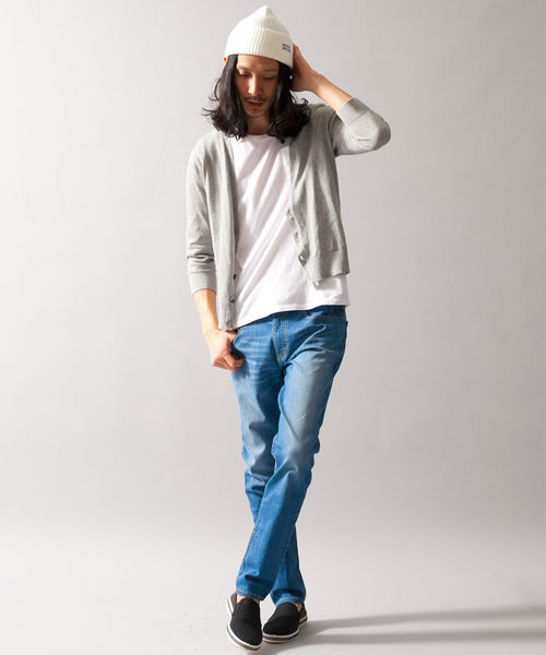 BEAUTY&YOUTH UNITED ARROWS(ビューティーアンドユースユナイテッドアローズ)の「【WEB限定】by ∴ カラー シェルボタン Vカーディガン 7SL ◆(カーディガン/ボレロ・メンズ・グレー/ケリー/ネイビー/ピンク・SMALL/MEDIUM/LARGE)」の11枚目の写真
