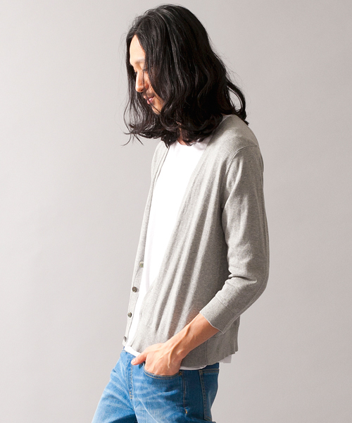 BEAUTY&YOUTH UNITED ARROWS(ビューティーアンドユースユナイテッドアローズ)の「【WEB限定】by ∴ カラー シェルボタン Vカーディガン 7SL ◆(カーディガン/ボレロ・メンズ・グレー/ケリー/ネイビー/ピンク・SMALL/MEDIUM/LARGE)」の9枚目の写真