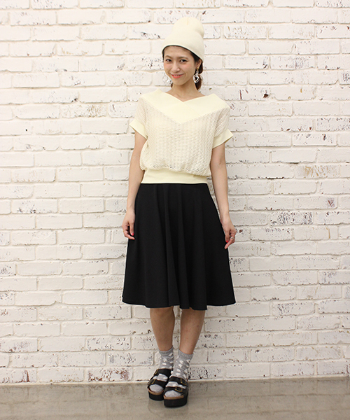 mystic（ミスティック）の「ポンチフレアースカート（スカート・レディース・ベージュ/ブラック/オフホワイト・ﾌﾘ-）」の6枚目の写真