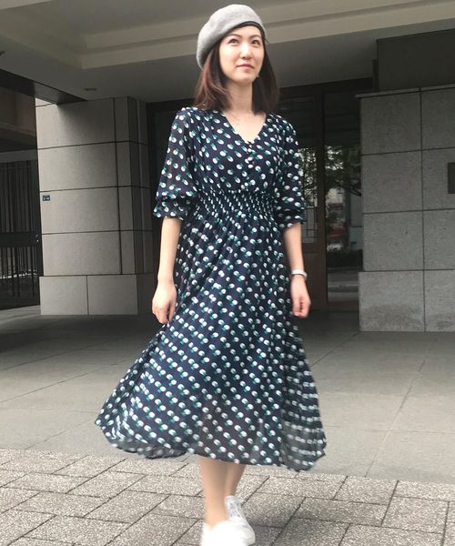 最高の品質の レディース レトロ柄シャーリングシフォンワンピース 正規激安