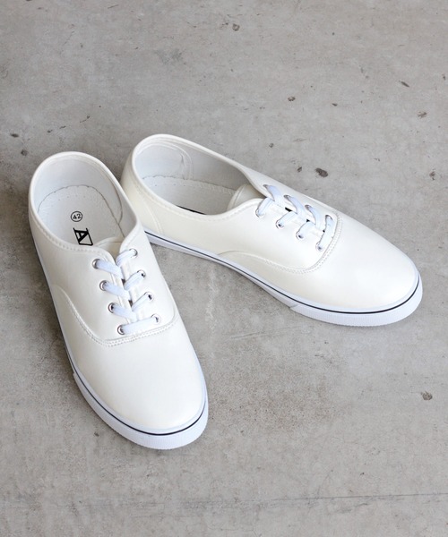 AAA（トリプルエー）の「AAA / ローテクスニーカー（2324）（スニーカー・レディース・カーキ/ネイビー/ブラック/ホワイト/レッド/シルバー/ホワイト×ブラック/ブラック系その他/レッド系その他/ホワイト系その他/ブラック系その他2/ブルー系その他2/ピンク/ライトブルー/グレー系その他/ブルー系その他3/ワイン/キナリ/ホワイト系その他2/ブラウン/グレー/ブルー系その他/グリーン/ベージュ/オレンジ/チェック/ブラック×ブラック/イエロー・42/44/36/40/34/38/26/32/22/24/28/30）」の2枚目の写真