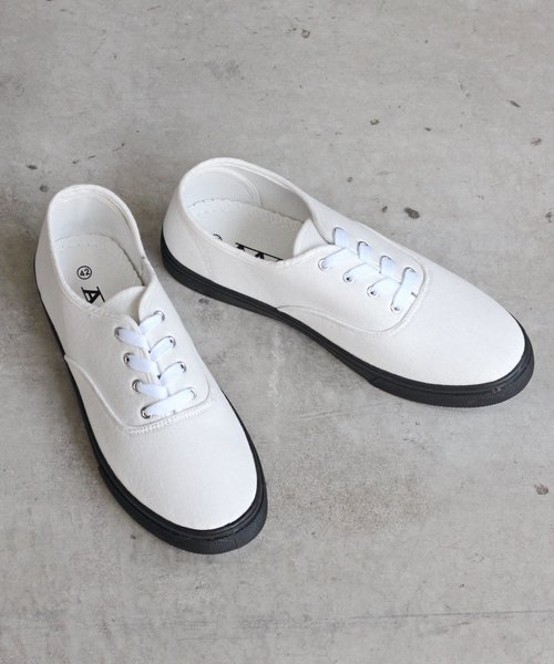 AAA（トリプルエー）の「AAA / ローテクスニーカー（2324）（スニーカー・レディース・カーキ/ネイビー/ブラック/ホワイト/レッド/シルバー/ホワイト×ブラック/ブラック系その他/レッド系その他/ホワイト系その他/ブラック系その他2/ブルー系その他2/ピンク/ライトブルー/グレー系その他/ブルー系その他3/ワイン/キナリ/ホワイト系その他2/ブラウン/グレー/ブルー系その他/グリーン/ベージュ/オレンジ/チェック/ブラック×ブラック/イエロー・42/44/36/40/34/38/26/32/22/24/28/30）」の6枚目の写真