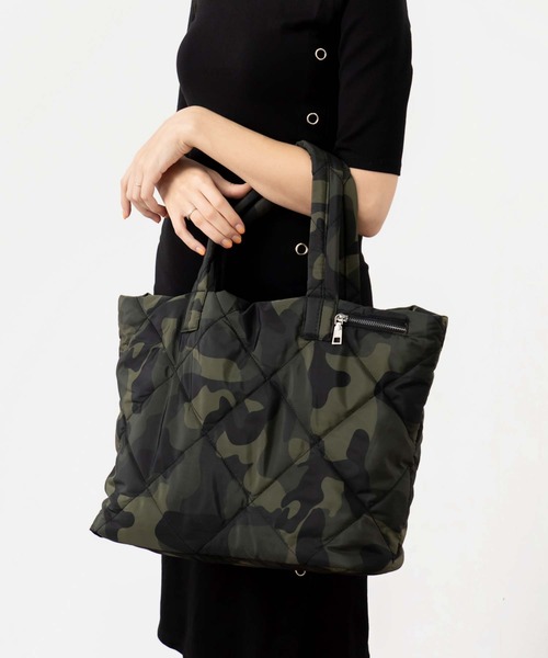 VitaFelice（ヴィータフェリーチェ）の「キルティング2wayナイロントートバッグ（ショルダーバッグ・レディース・ブラック/カモフラージュ/ブラウン/チャコールグレー/グレー/ベージュ系その他・FREE）」の6枚目の写真