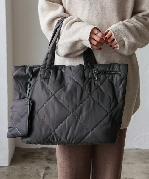 VitaFelice（ヴィータフェリーチェ）の「キルティング2wayナイロントートバッグ（ショルダーバッグ・レディース・ブラック/カモフラージュ/ブラウン/チャコールグレー/グレー/ベージュ系その他・FREE）」の10枚目の写真