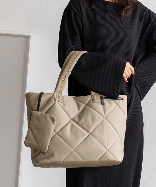 VitaFelice（ヴィータフェリーチェ）の「キルティング2wayナイロントートバッグ（ショルダーバッグ・レディース・ブラック/カモフラージュ/ブラウン/チャコールグレー/グレー/ベージュ系その他・FREE）」の21枚目の写真