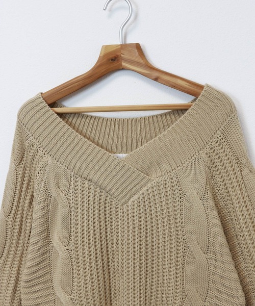 Vネックオフショルダーケーブルニットトップス（ニット/セーター