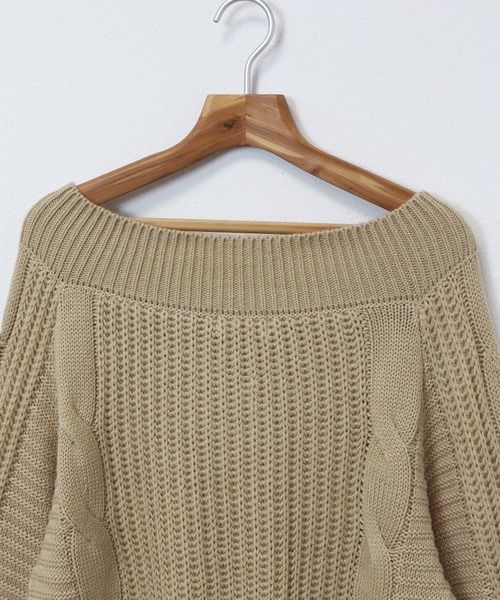 Vネックオフショルダーケーブルニットトップス（ニット/セーター