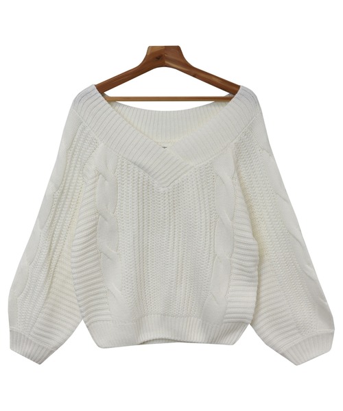 オフショルダー ケーブルニットセーター アイボリー Vネックオフショルダーケーブルニットトップス（ニット/セーター