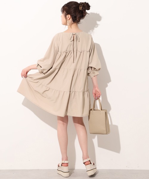 one after another NICE CLAUP(ワンアフターアナザーナイスクラップ)の「【WEB限定】ボリューム袖ティアードチュニック(チュニック・レディース・ベージュ/オフホワイト/ミント/ブルー・FREE)」の3枚目の写真