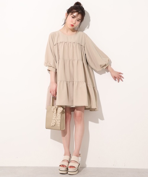 one after another NICE CLAUP(ワンアフターアナザーナイスクラップ)の「【WEB限定】ボリューム袖ティアードチュニック(チュニック・レディース・ベージュ/オフホワイト/ミント/ブルー・FREE)」の9枚目の写真