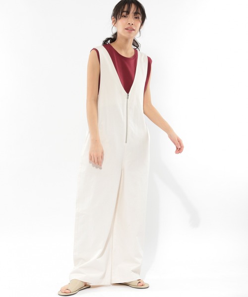 LAKOLE（ラコレ）の「フロントジップサロペット / LAKOLE（サロペット/オーバーオール・レディース・ベージュ/カーキ/スモーク/ナチュラル・SMALL/MEDIUM）」の5枚目の写真