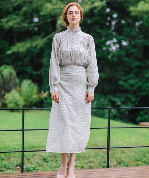 EIMY ISTOIRE（エイミーイストワール）の「Houseshoe print スタンドシャツ（シャツ/ブラウス・レディース・ホワイト/ネイビー/ブラウン・FREE）」の20枚目の写真