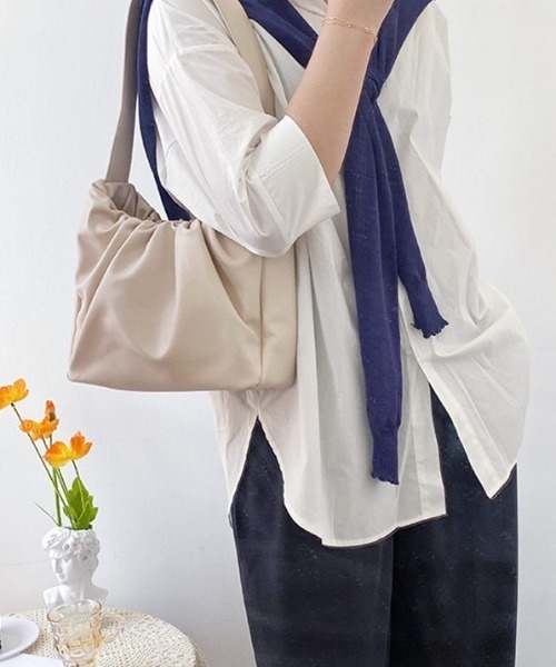yuue' ( wear )(ユーイ)の「ギャザーメッセンジャートートバッグ(トートバッグ・レディース・ブラック/ブラウン/カーキ/アイボリー・FREE)」の22枚目の写真
