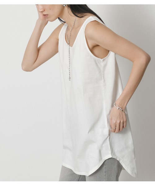crie conforto（クリーコンフォルト）の「シャツテールタンク（タンクトップ・レディース・オフホワイト・MEDIUM/SMALL/LARGE）」の4枚目の写真