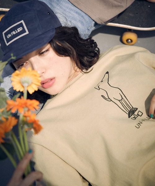 UN-FILLED(アンフィルド)の「mt7308 - Dog illustration print Tee(Tシャツ/カットソー・レディース・ホワイト/チャコールグレー/サンドベージュ・MEDIUM/LARGE)」の3枚目の写真
