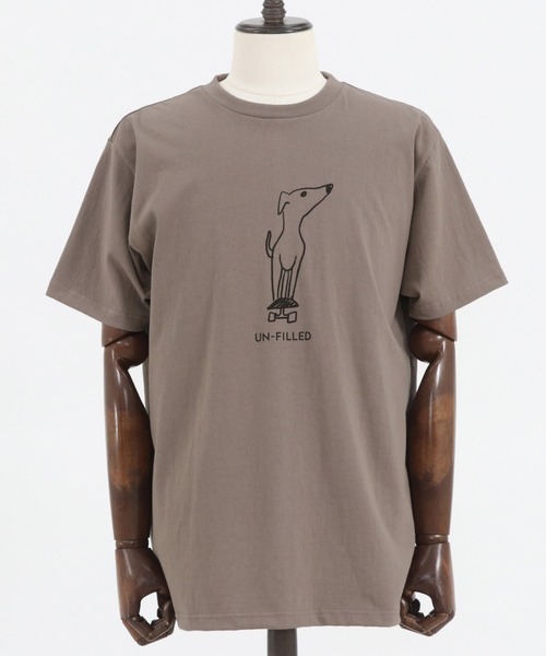UN-FILLED(アンフィルド)の「mt7308 - Dog illustration print Tee(Tシャツ/カットソー・レディース・ホワイト/チャコールグレー/サンドベージュ・MEDIUM/LARGE)」の4枚目の写真
