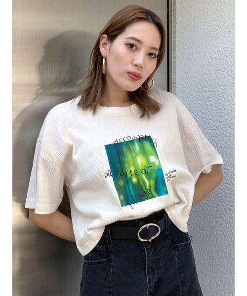 EMODA（エモダ）の「シャーリングプリントショートTシャツ（Tシャツ/カットソー・レディース・ブラウン/ブラック/ホワイト・FREE）」の6枚目の写真
