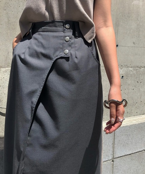 &g'aime（アンジェム）の「【&g'aime】ラップライクロングスカート（スカート・レディース・ライトブルー/グレイッシュベージュ/チャコール・FREE）」の8枚目の写真