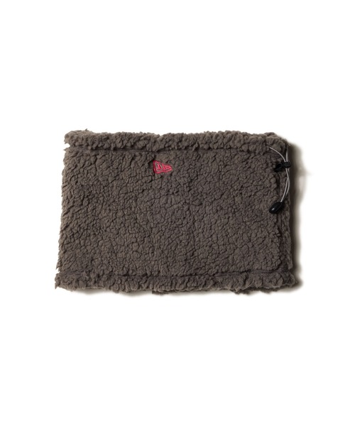 NEW ERA（ニューエラ）の「ニューエラ ネックウォーマー ボア フリースファー（ネックウォーマー/スヌード・メンズ・ホワイト/ブラック/ベージュ/カーキ/ネイビー/グレー/オリーブ/ダークグレー/グレー系その他/ライトベージュ/ブルー系その他・FREE）」の4枚目の写真