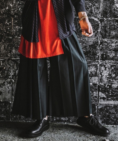 NO ID.（ノーアイディ）の「mp9136-プリーツワイドＰＴ パンツ（その他パンツ・メンズ・グレー/ブルーグリーン/ブラック・3/2/1）」の3枚目の写真