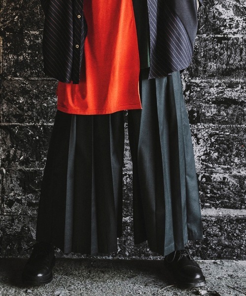 NO ID.（ノーアイディ）の「mp9136-プリーツワイドＰＴ パンツ（その他パンツ・メンズ・グレー/ブルーグリーン/ブラック・3/2/1）」の9枚目の写真