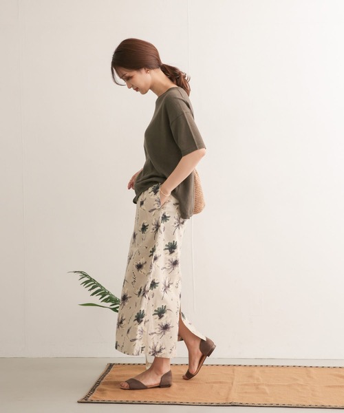 URBAN RESEARCH DOORS（アーバンリサーチドアーズ）の「高機能リネンニットTシャツ（Tシャツ/カットソー・レディース・ネイビー/ブラウン/ベージュ系その他・ONE）」の9枚目の写真