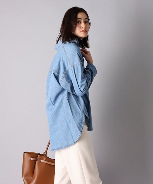 un dix cors（アンディコール）の「ロングシーズン着まわせる　ライトデニムビッグシャツ（シャツ/ブラウス・レディース・ネイビー/ブルー・FREE）」の20枚目の写真