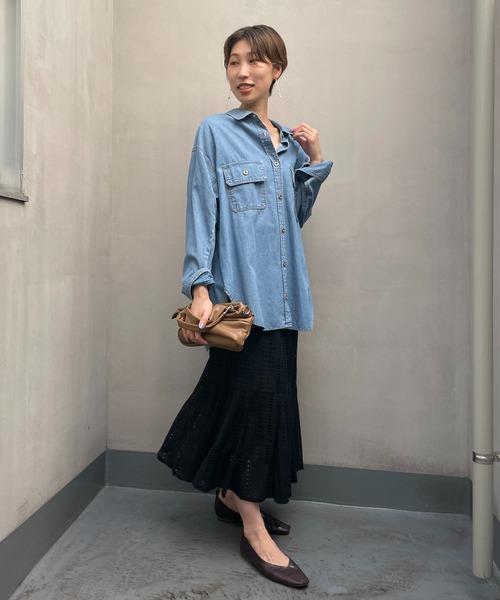 un dix cors（アンディコール）の「ロングシーズン着まわせる　ライトデニムビッグシャツ（シャツ/ブラウス・レディース・ネイビー/ブルー・FREE）」の10枚目の写真