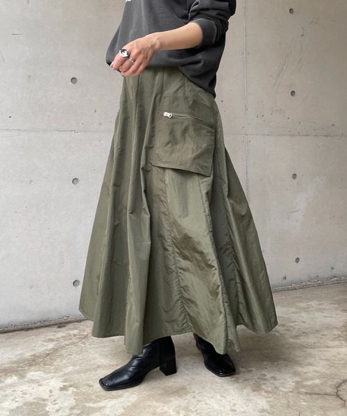 CAPRICIEUX LE'MAGE（カプリシューレマージュ）の「ナイロンカーゴZIPポケスカート（スカート・レディース・ブラック/カーキ/レッド・FREE）」の3枚目の写真