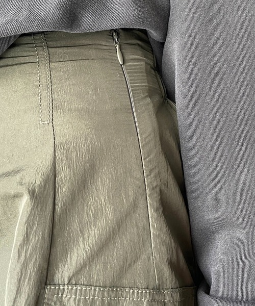 CAPRICIEUX LE'MAGE（カプリシューレマージュ）の「ナイロンカーゴZIPポケスカート（スカート・レディース・ブラック/カーキ/レッド・FREE）」の8枚目の写真