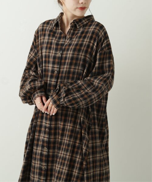 RAY CASSIN(レイカズン)の「チェック柄袖ボリュームシャツワンピース(シャツワンピース・レディース・ブラウン/ブラック/ベージュ・FREE)」の21枚目の写真