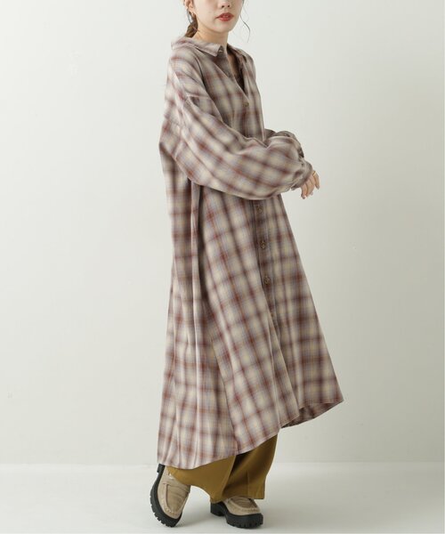 RAY CASSIN(レイカズン)の「チェック柄袖ボリュームシャツワンピース(シャツワンピース・レディース・ブラウン/ブラック/ベージュ・FREE)」の11枚目の写真