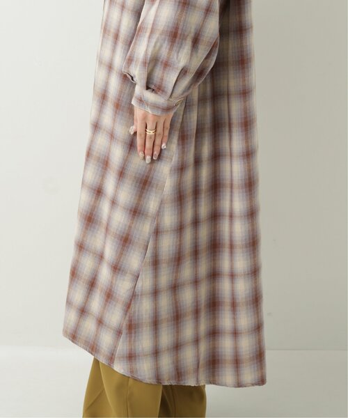 RAY CASSIN(レイカズン)の「チェック柄袖ボリュームシャツワンピース(シャツワンピース・レディース・ブラウン/ブラック/ベージュ・FREE)」の5枚目の写真