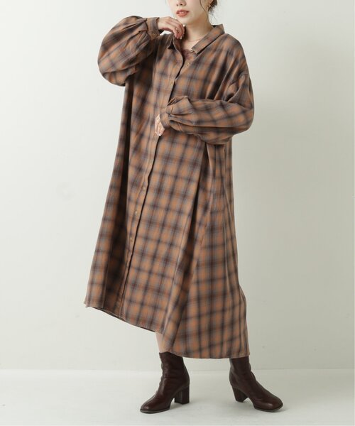 RAY CASSIN(レイカズン)の「チェック柄袖ボリュームシャツワンピース(シャツワンピース・レディース・ブラウン/ブラック/ベージュ・FREE)」の8枚目の写真