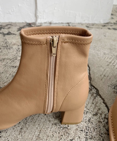 CAPRICIEUX LE'MAGE（カプリシューレマージュ）の「アウトステッチショートブーツ（ブーツ・レディース・ブラック/ベージュ/ライトベージュ・36/37/38）」の7枚目の写真