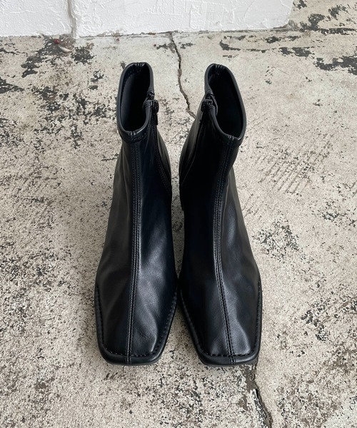 CAPRICIEUX LE'MAGE（カプリシューレマージュ）の「アウトステッチショートブーツ（ブーツ・レディース・ブラック/ベージュ/ライトベージュ・36/37/38）」の9枚目の写真