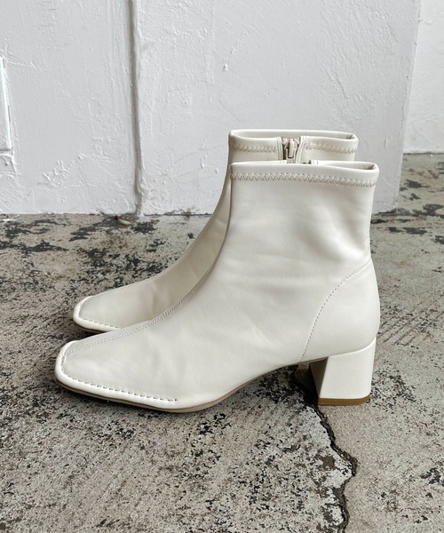 CAPRICIEUX LE'MAGE（カプリシューレマージュ）の「アウトステッチショートブーツ（ブーツ・レディース・ブラック/ベージュ/ライトベージュ・36/37/38）」の12枚目の写真