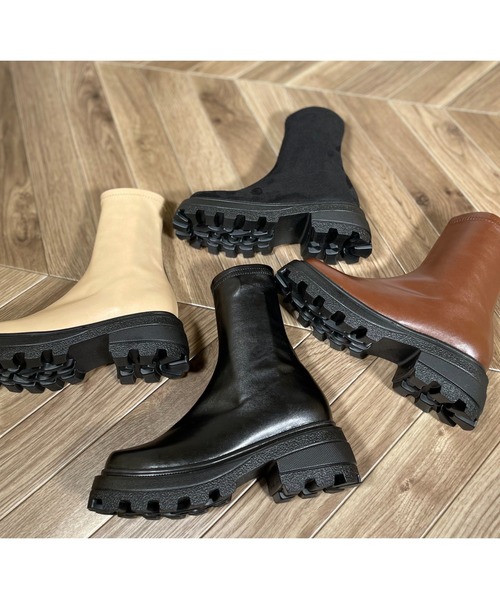 Mafmof（マフモフ）の「Mafmof(マフモフ) ボリュームソールスクエアストレッチ ブーツ（ブーツ・レディース・ベージュ/ブラック系その他/ブラック/ブラウン・L/M/S/LL）」の4枚目の写真