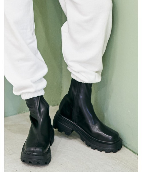 Mafmof（マフモフ）の「Mafmof(マフモフ) ボリュームソールスクエアストレッチ ブーツ（ブーツ・レディース・ベージュ/ブラック系その他/ブラック/ブラウン・L/M/S/LL）」の10枚目の写真
