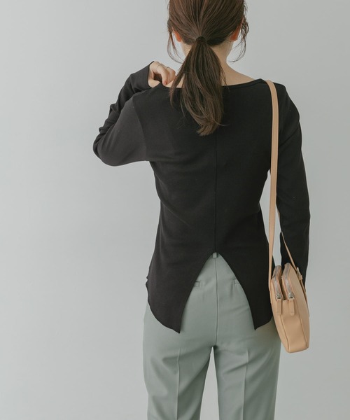 KBF+（ケービーエフプラス）の「KBF+　バックスリットリブインナー∴（Tシャツ/カットソー・レディース・ブラック/オフホワイト/キャメル・ONE）」の3枚目の写真