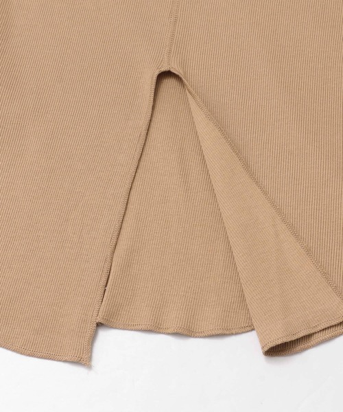 KBF+（ケービーエフプラス）の「KBF+　バックスリットリブインナー∴（Tシャツ/カットソー・レディース・ブラック/オフホワイト/キャメル・ONE）」の15枚目の写真