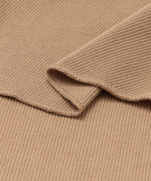 KBF+（ケービーエフプラス）の「KBF+　バックスリットリブインナー∴（Tシャツ/カットソー・レディース・ブラック/オフホワイト/キャメル・ONE）」の13枚目の写真